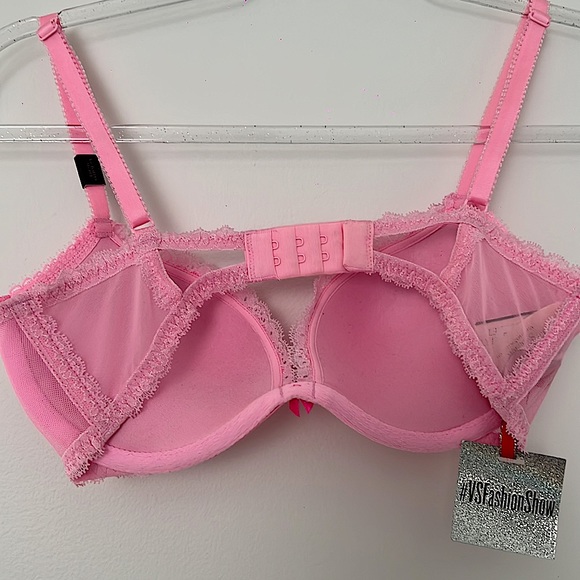 Collectible Victoria’s Secret 2015 official fashion show Bra - Picture 3 of 5